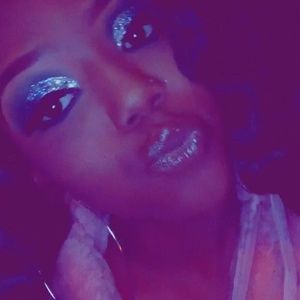 Meet your Posher, Destinee